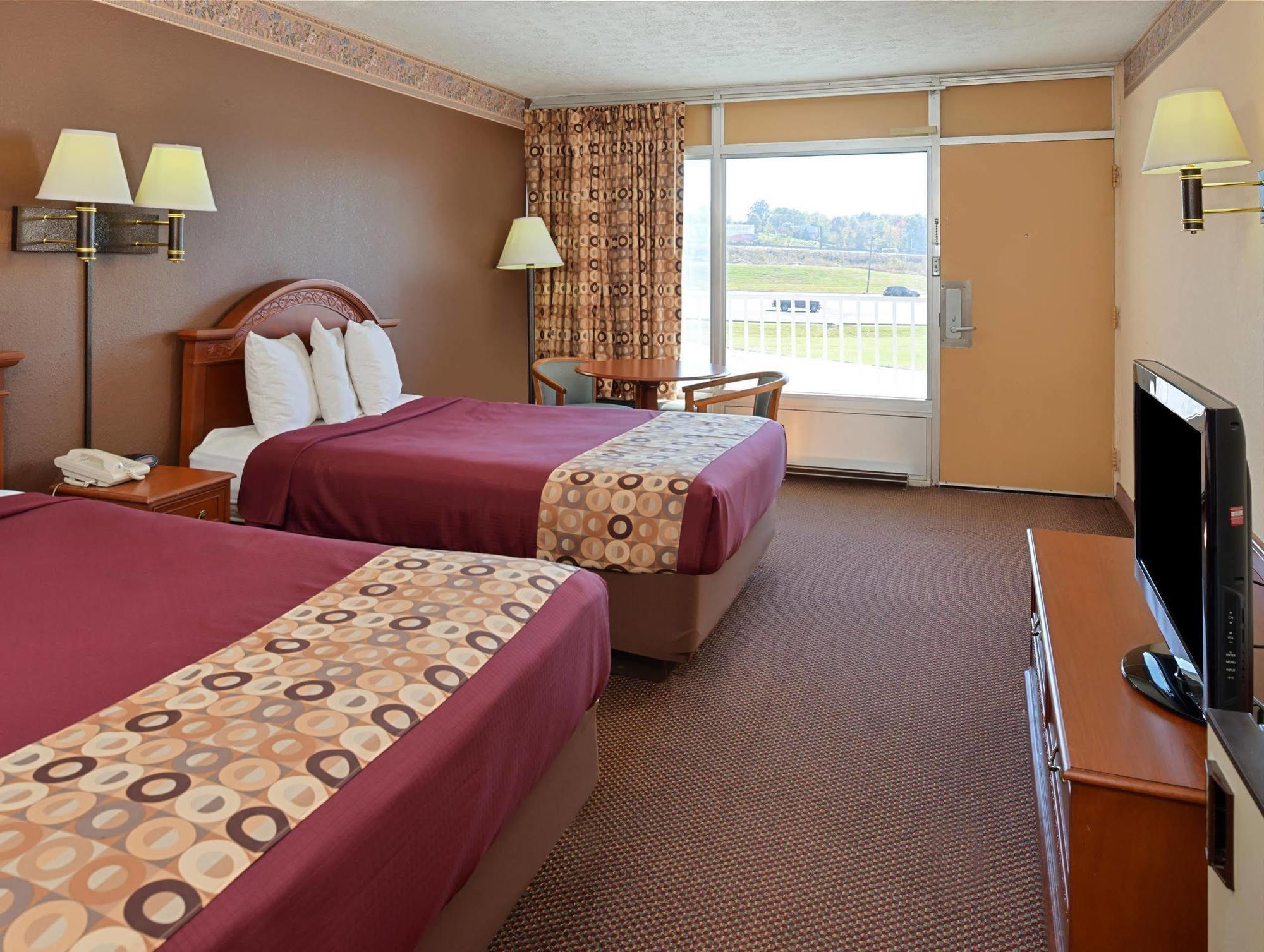 Red Roof Inn Berea Bagian luar foto